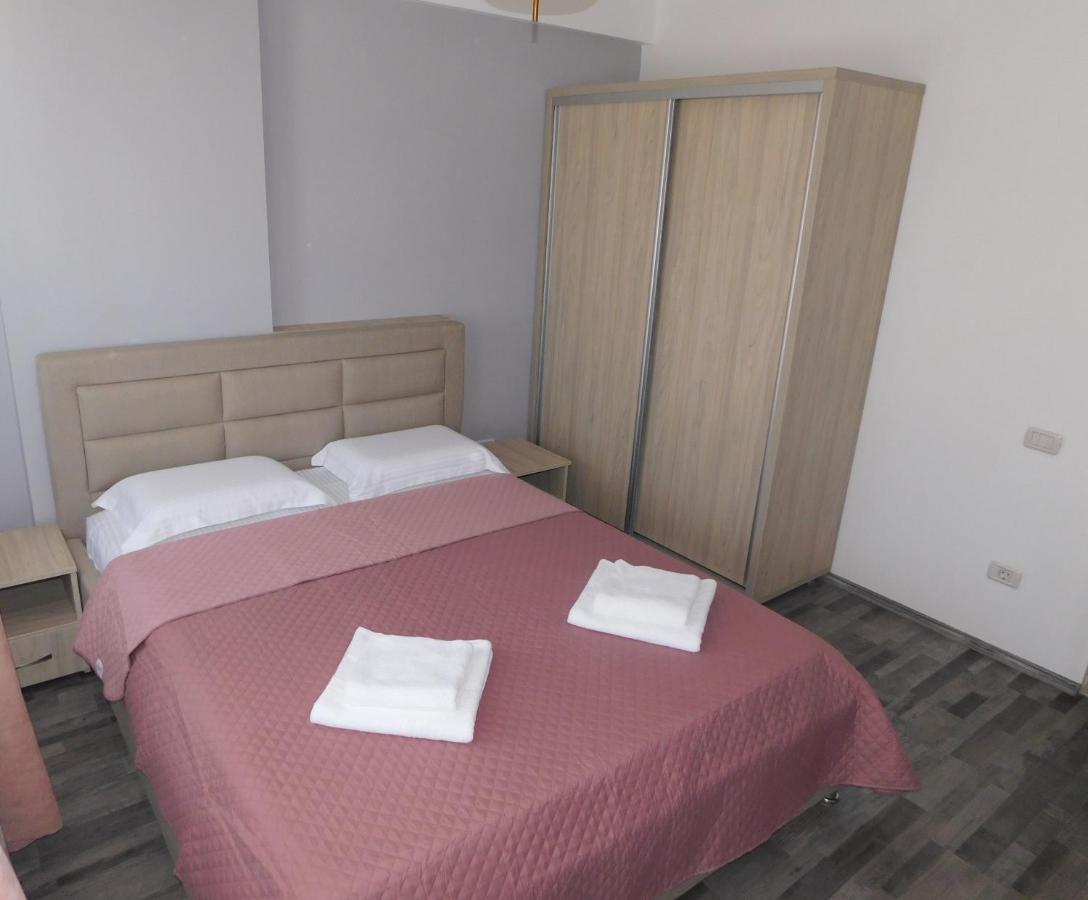 Cristian Apartment Нэводари Экстерьер фото