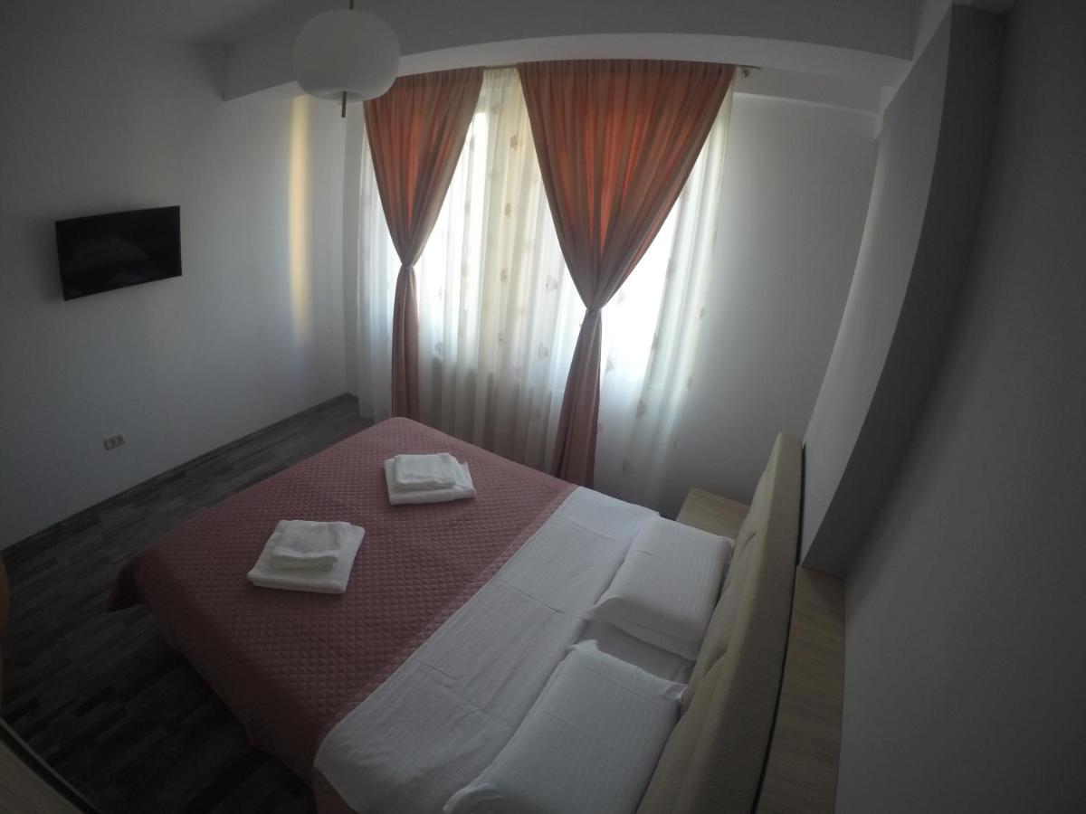 Cristian Apartment Нэводари Экстерьер фото